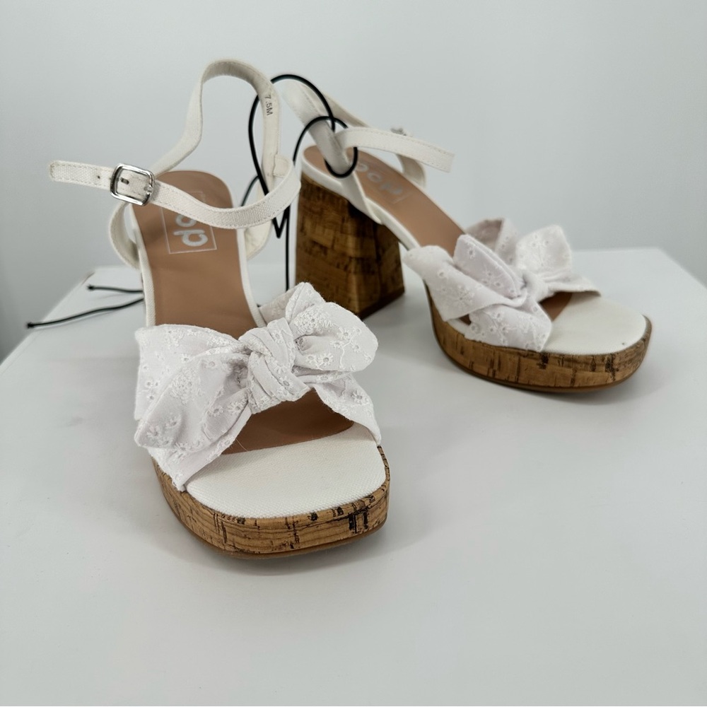 Pop Womens Giving Heeled Sandals White Eyelet size 7.5 Platform Ankle Strap - Picture 2 of 9